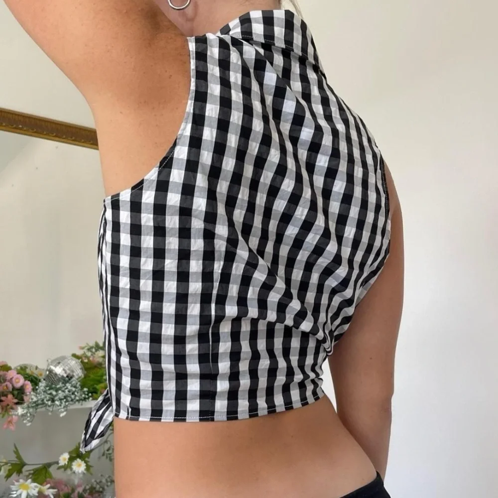 GUESS Black & White Checkered sleeveless tie-waist Women's top size medium - Picture 11 of 12